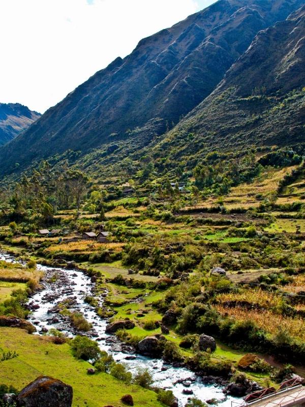 lares trek to machu picchu by inca trail expeditions (4)