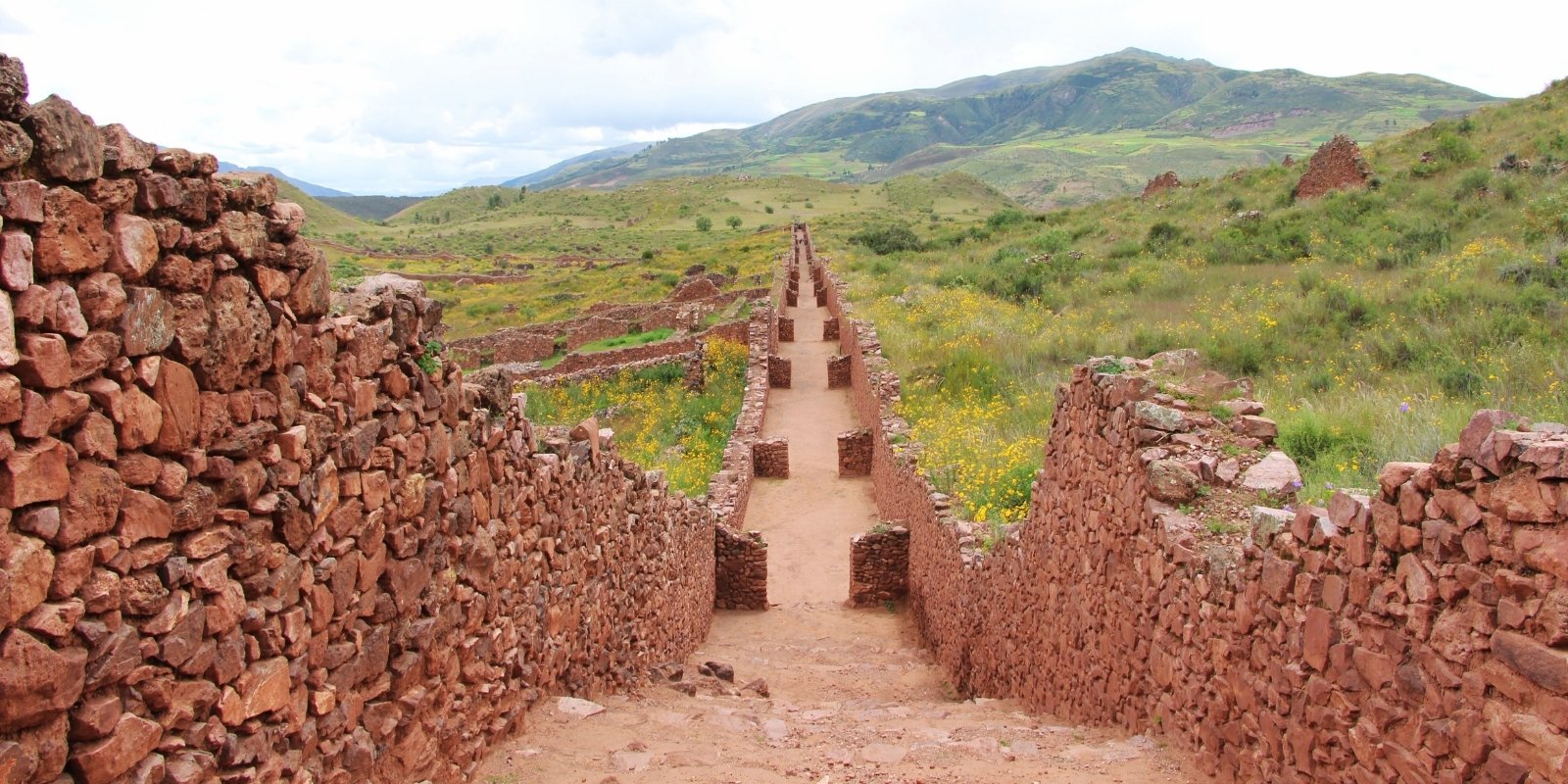 THE AYARMACAS AND PINAGUAS KINGDOM IN THE VALLEY OF CUSCO (1000-1476 AD)