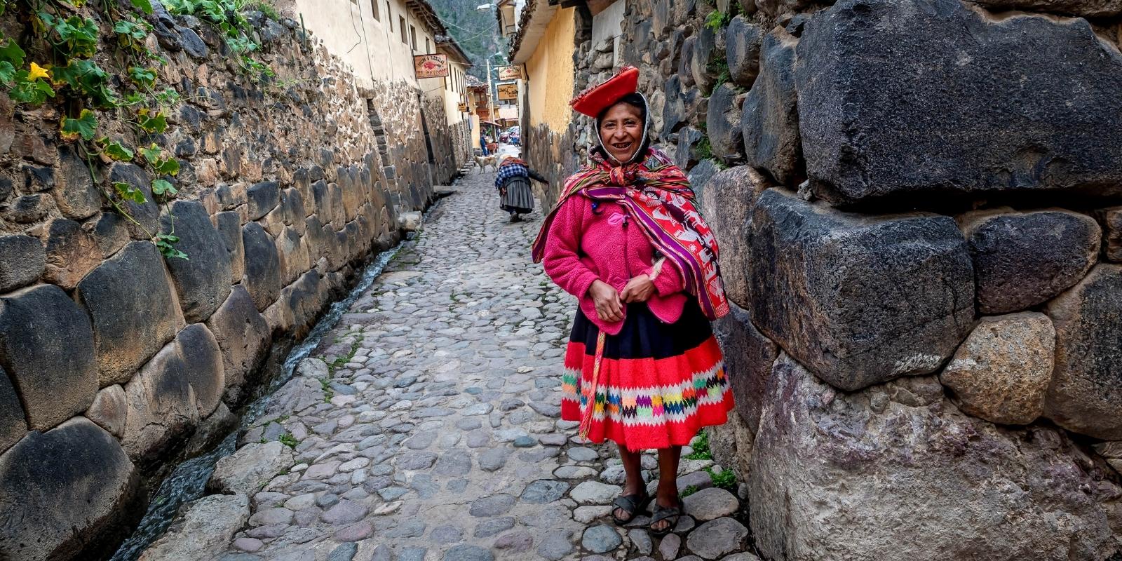 I WILL BE ABLE TO CONTACT WITH THE LOCAL COMMUNITIES ALONG THE LARES TREK