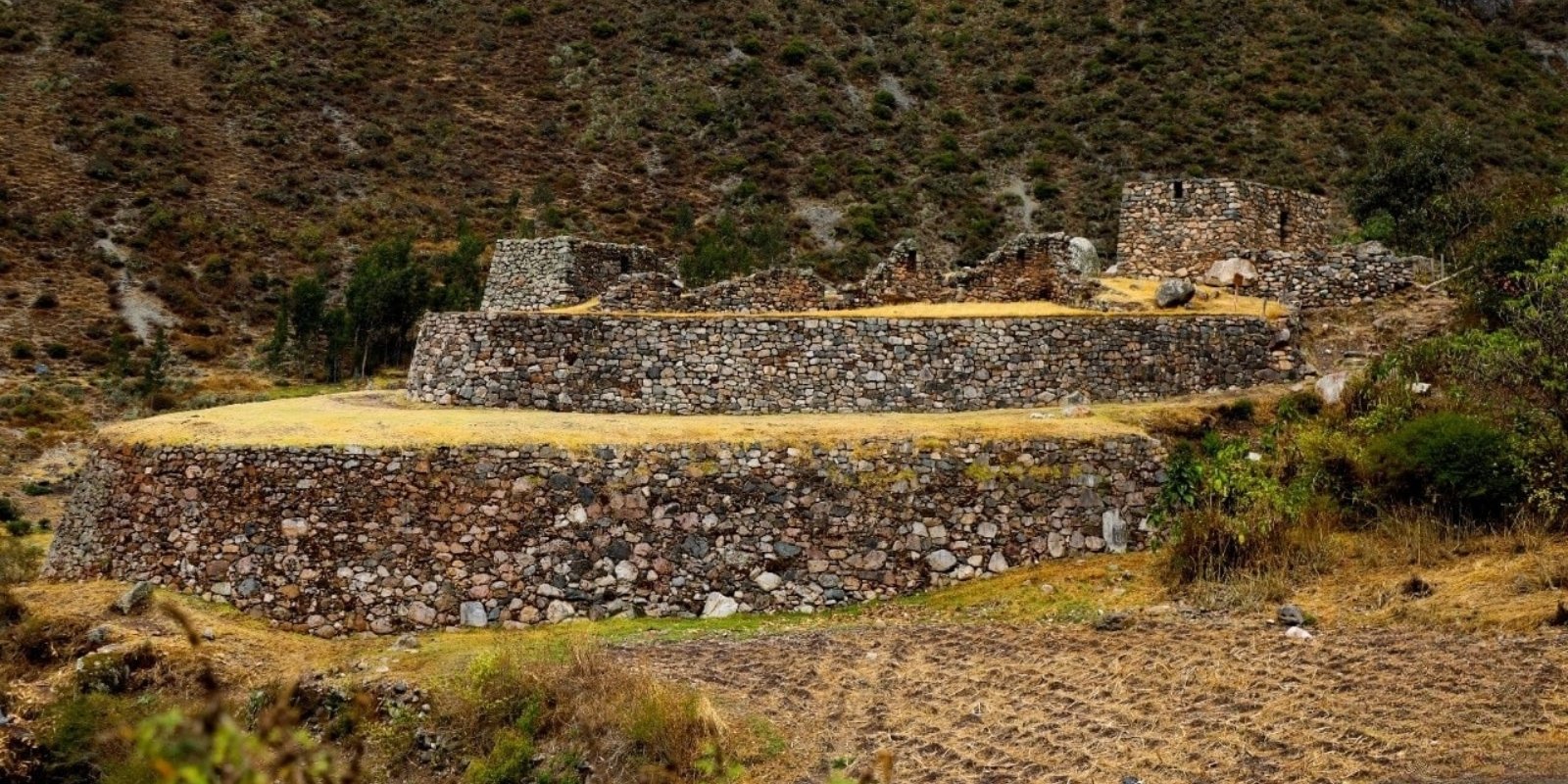 INCA RUINS OF PAUCARCANCHA AND INKARAQAY
