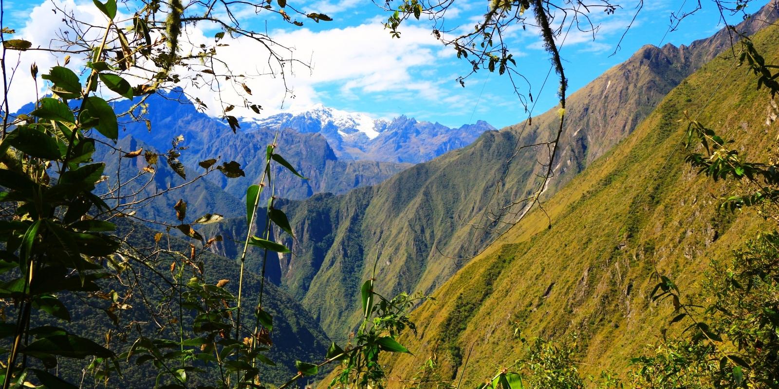 I CAN TAKE ALL MY LUGGAGE TO THE SHORT  INCA TRAIL HIKE