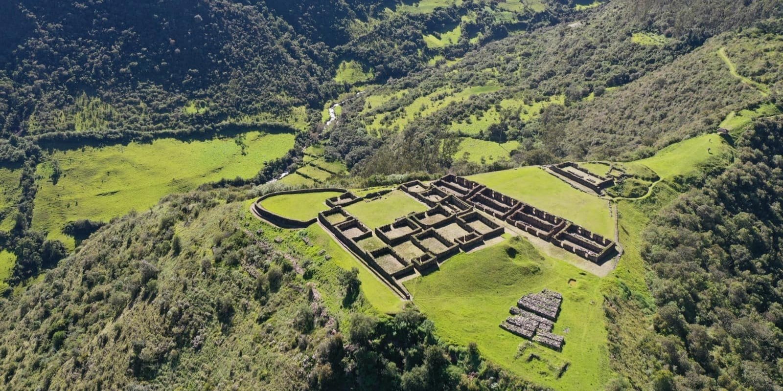 2.- TREK TO VILCABAMBA RUINS / LAST REFUGE OF THE INCAS